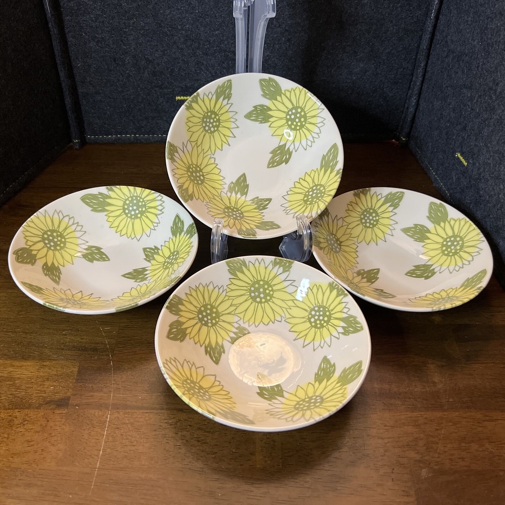 🌻 Vintage Sunshine ROYAL CHINA 6 3/8"‎ Bowl MCM Sunflower Pattern 🌻Set Of 4